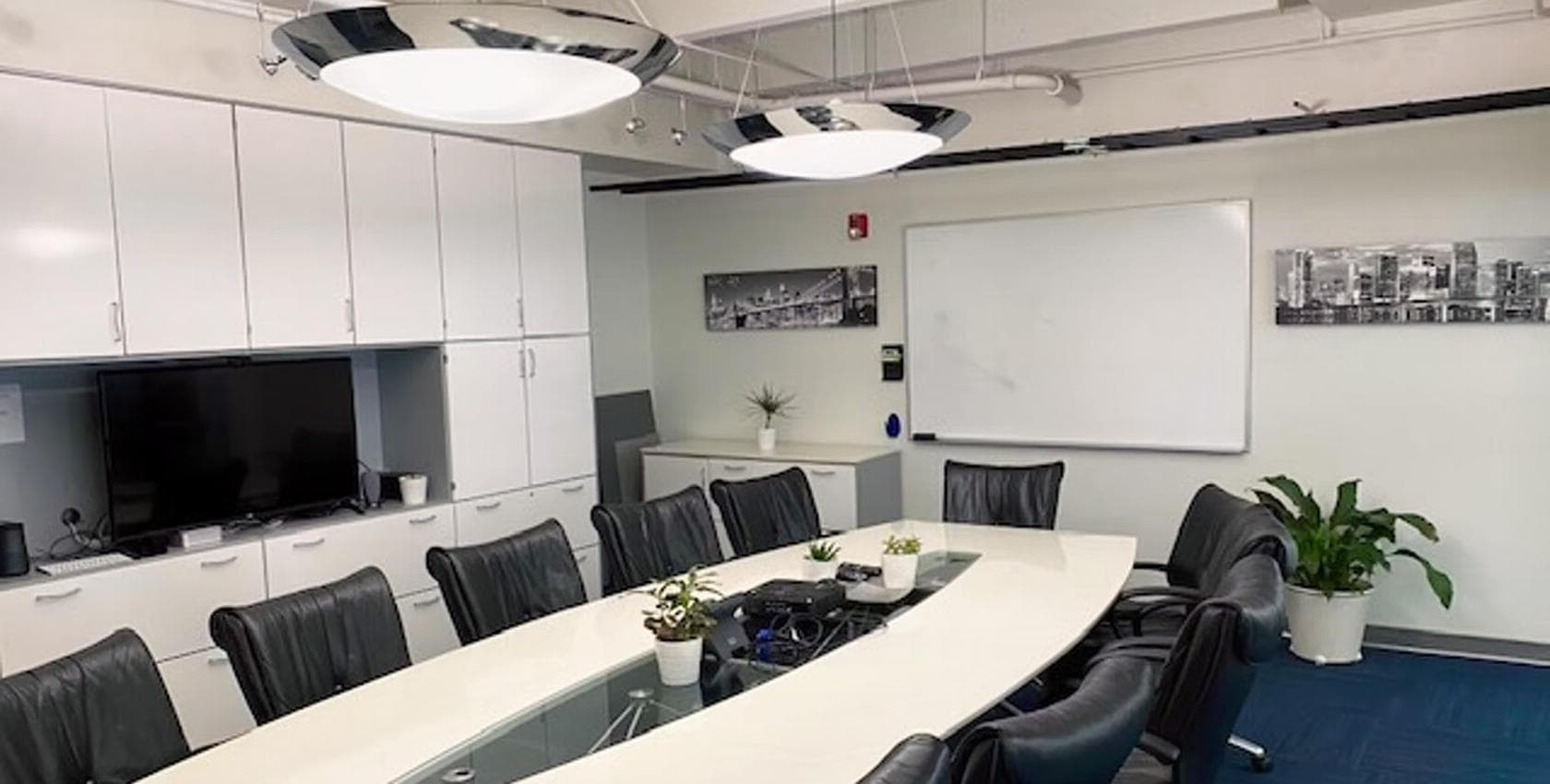 Board Room, Momentum Business Center photo #1