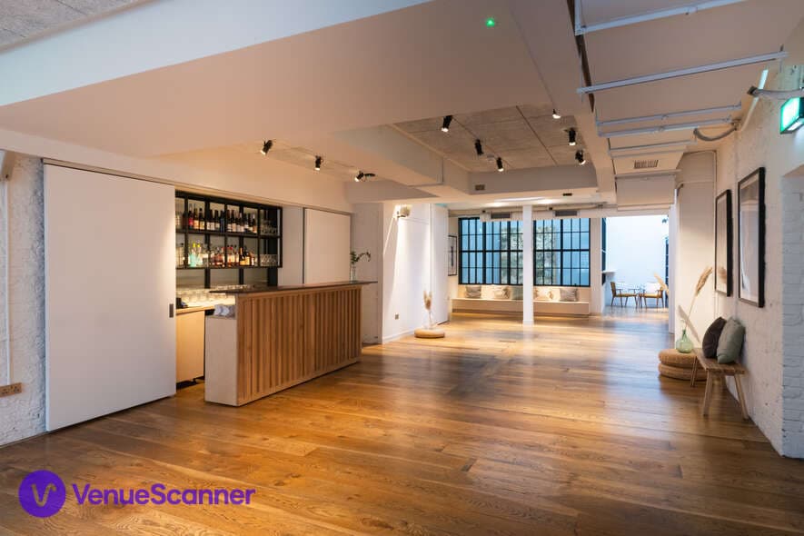 White Room, Carousel photo #1