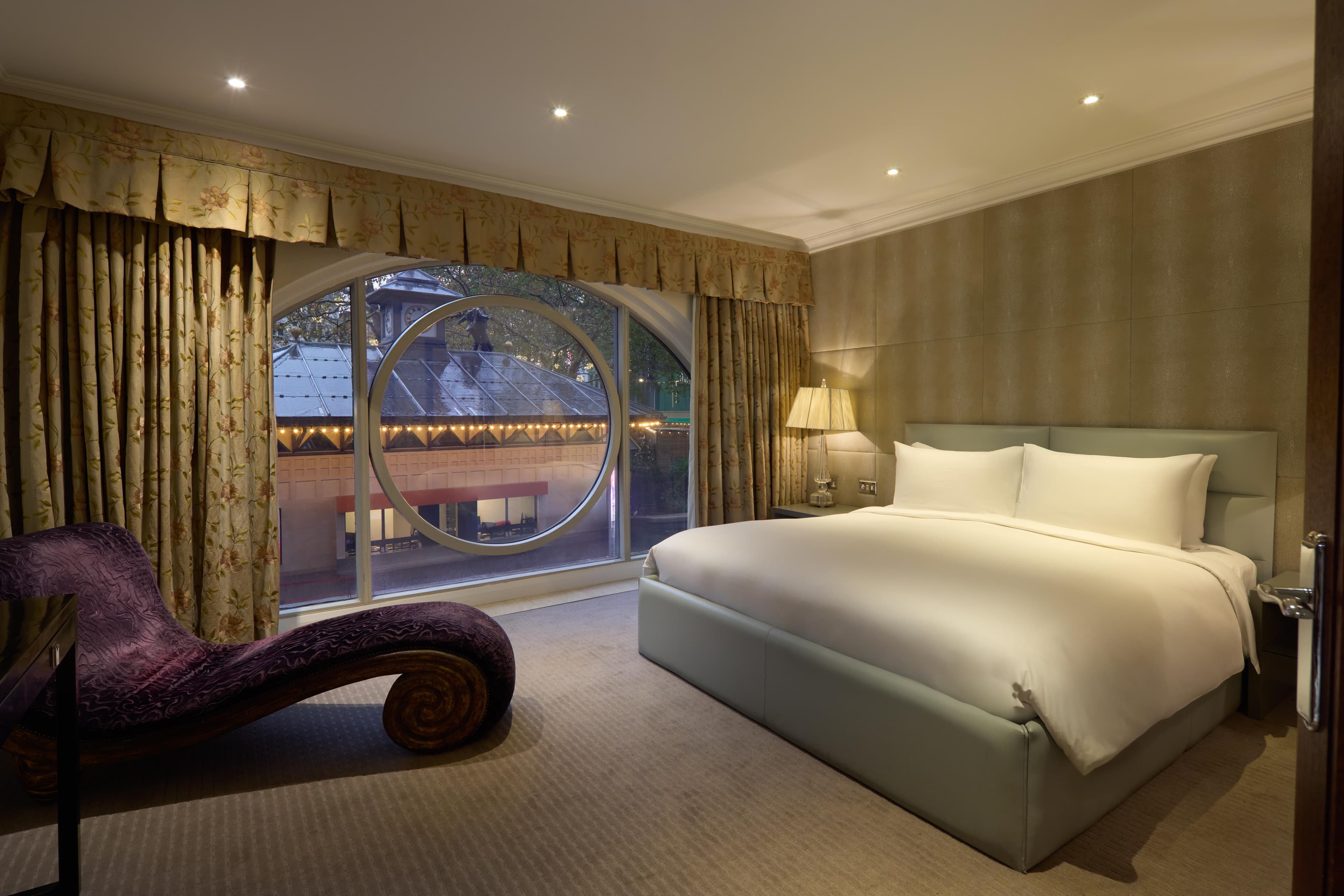 Photo of Radisson Blu Hotel, London Leicester Square, The Skyline Penthouse At Leicester Square