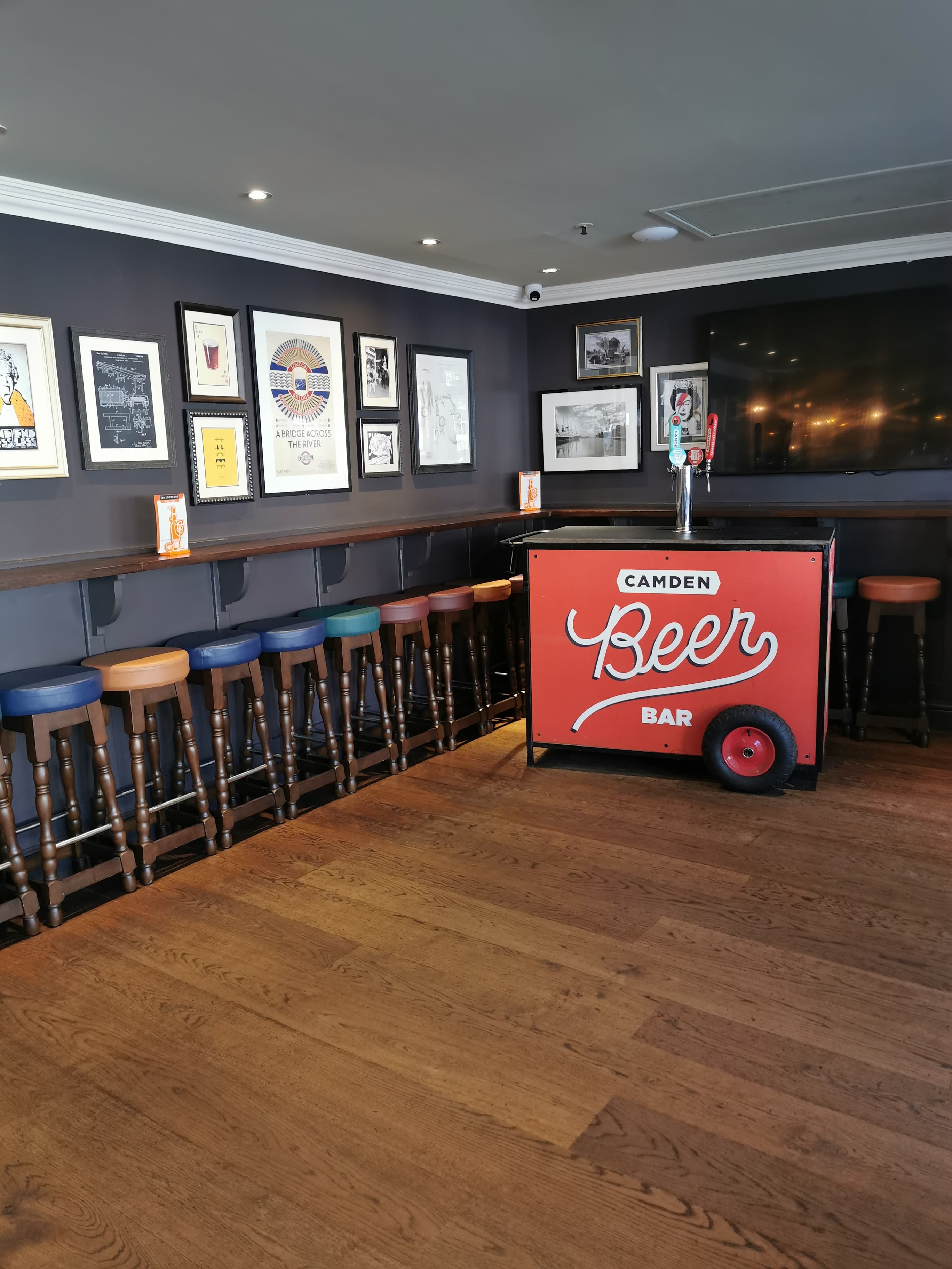 The Curtain Room, The Loose Box photo #2