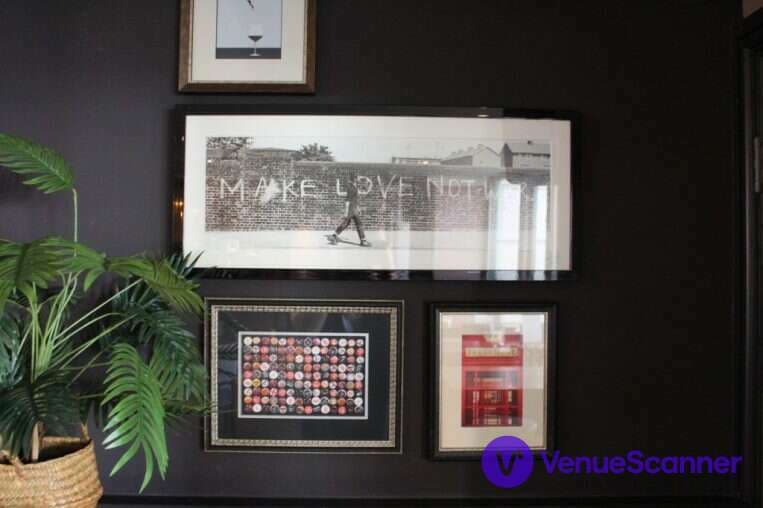 The Curtain Room, The Loose Box photo #2