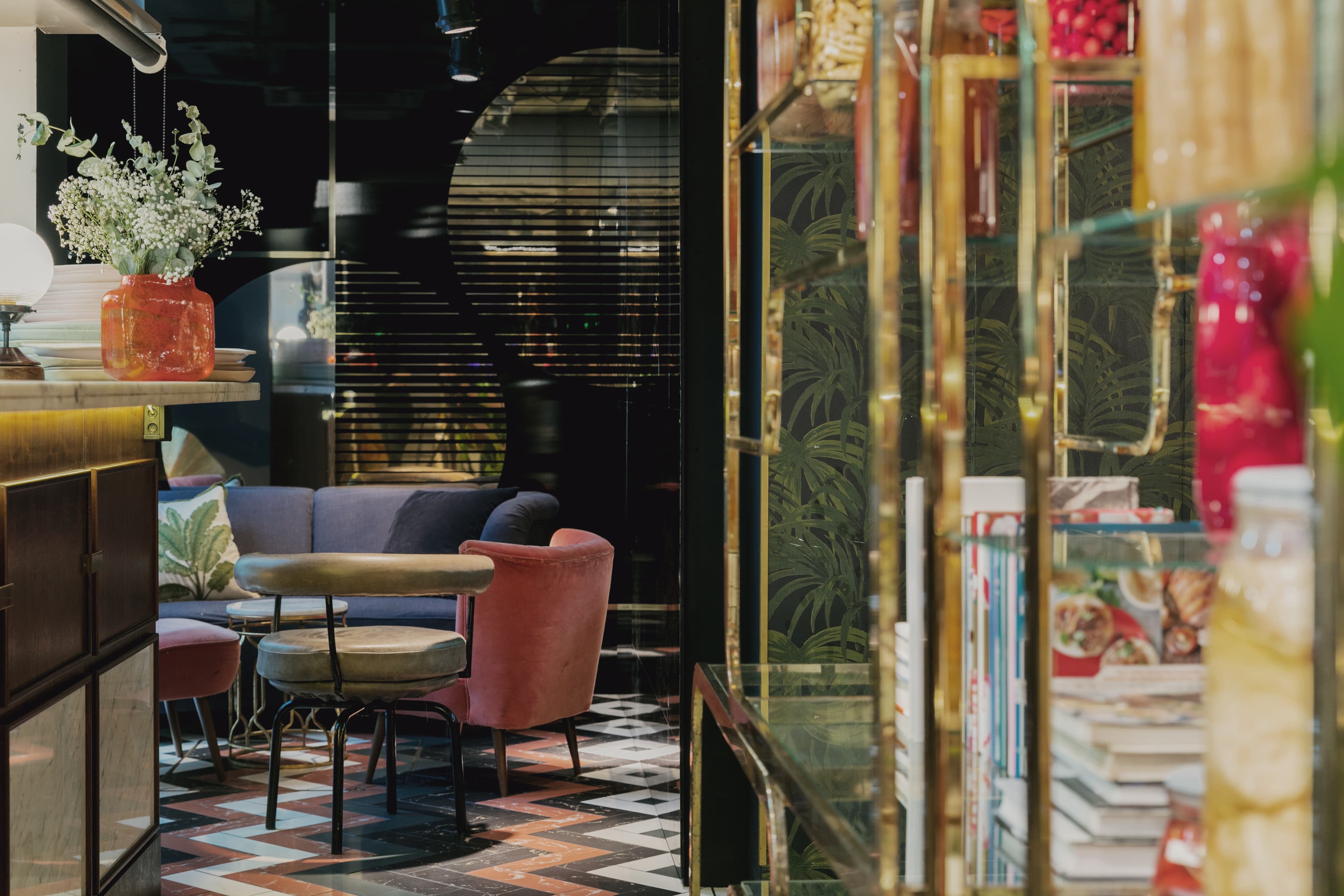 Whole Venue, Scarlett Green photo #3