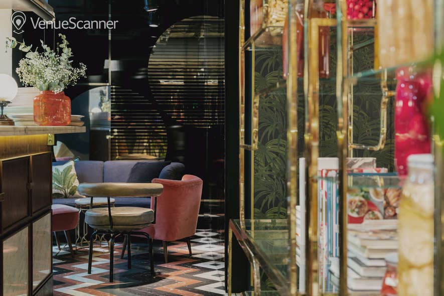 Whole Venue, Scarlett Green photo #3