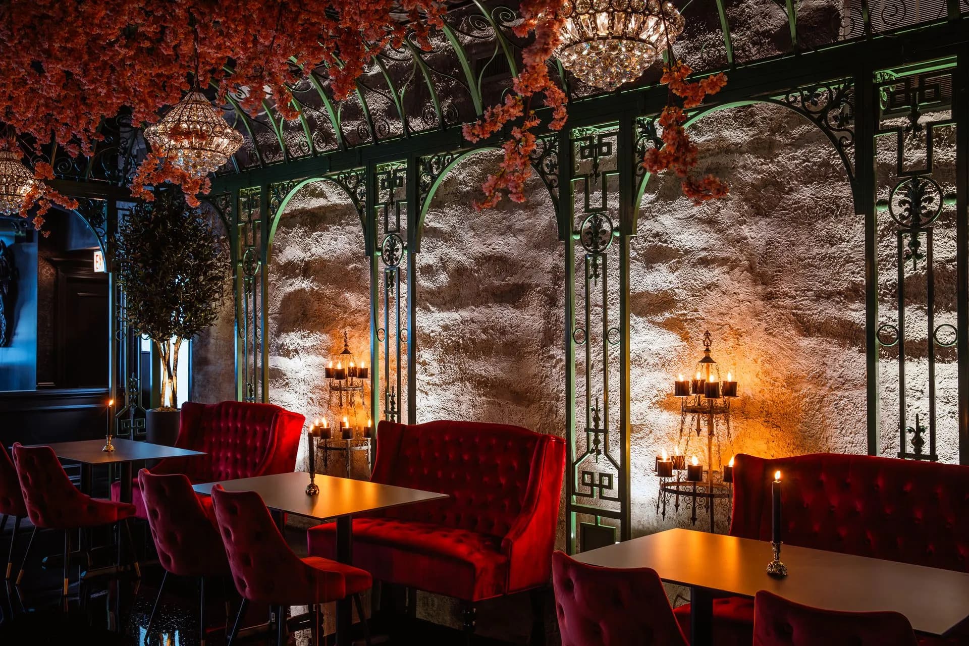 Photo of Dearly Beloved, Full Venue