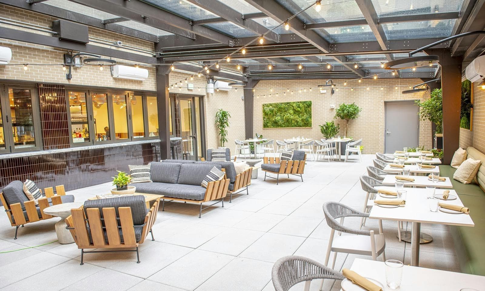 Arrels Courtyard, Arlo Hotel Washington DC photo #1