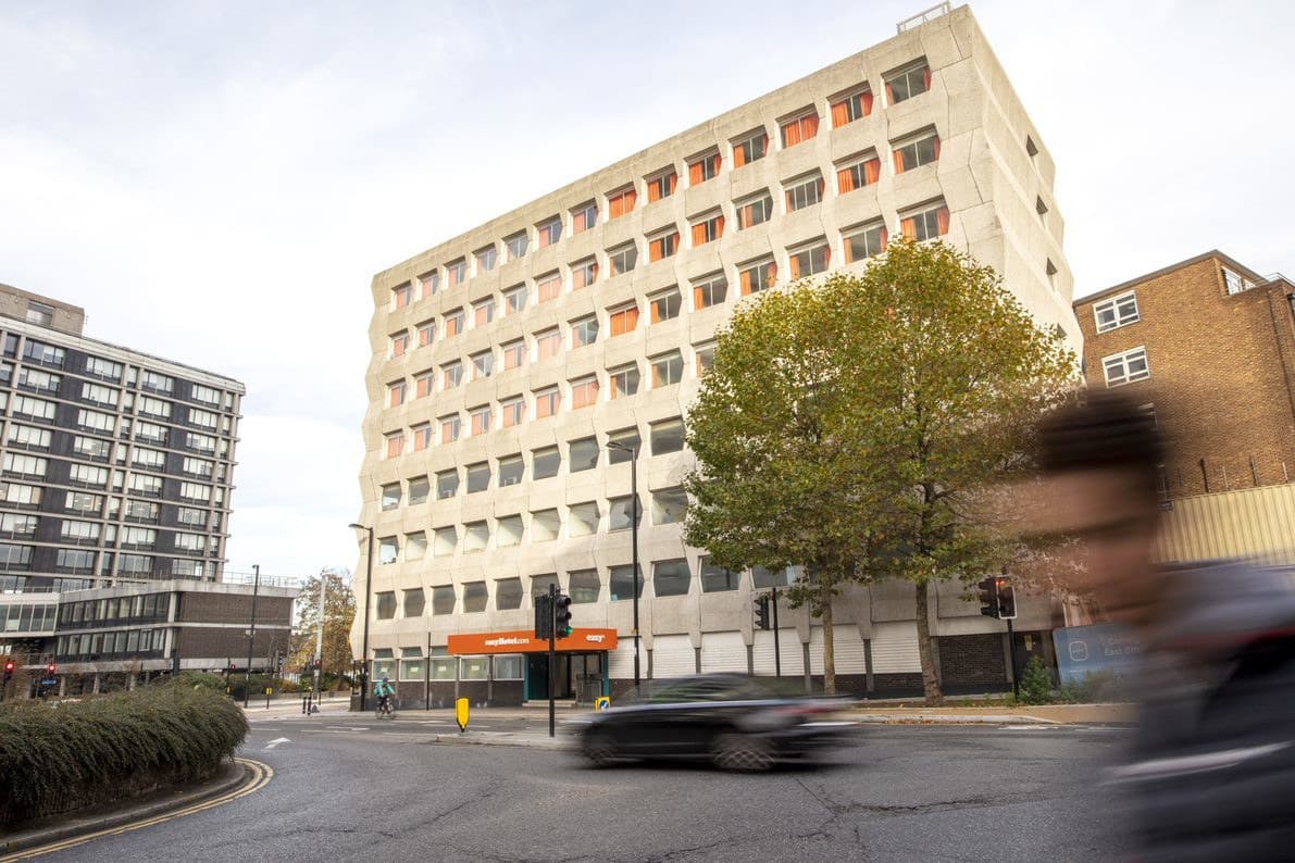 Monroe, Easyhub Croydon photo #3