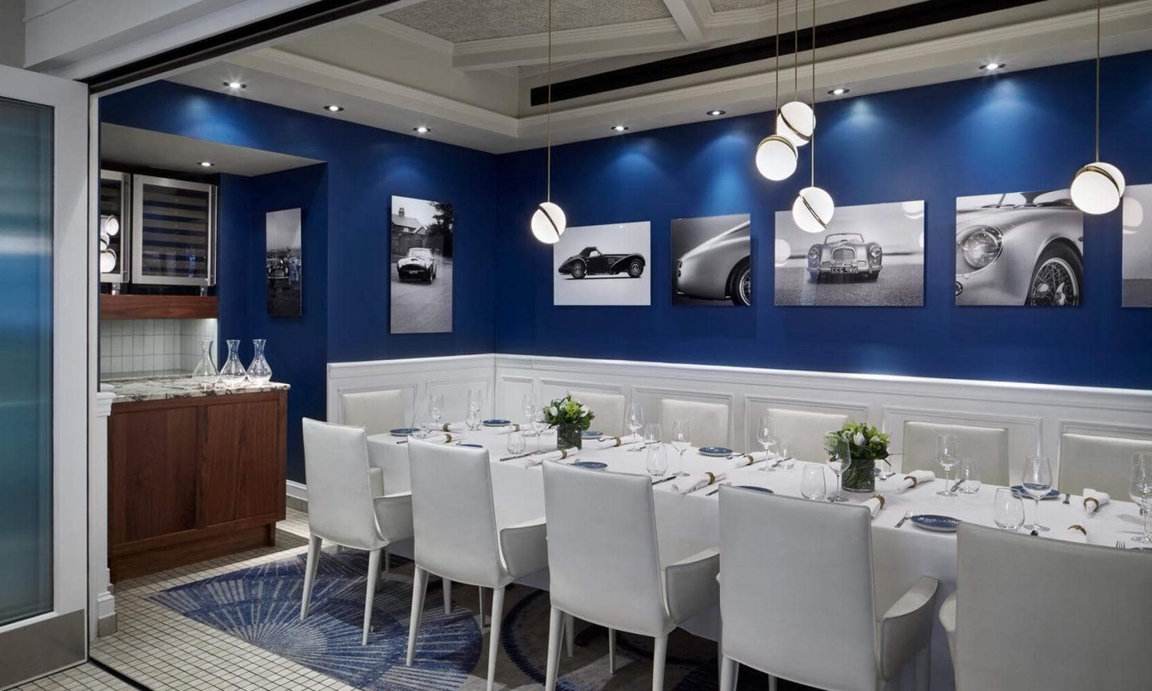 The Aston Martin Room, Fiola Mare photo #1