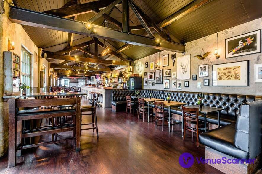 Lockside & 180 Club photo #3