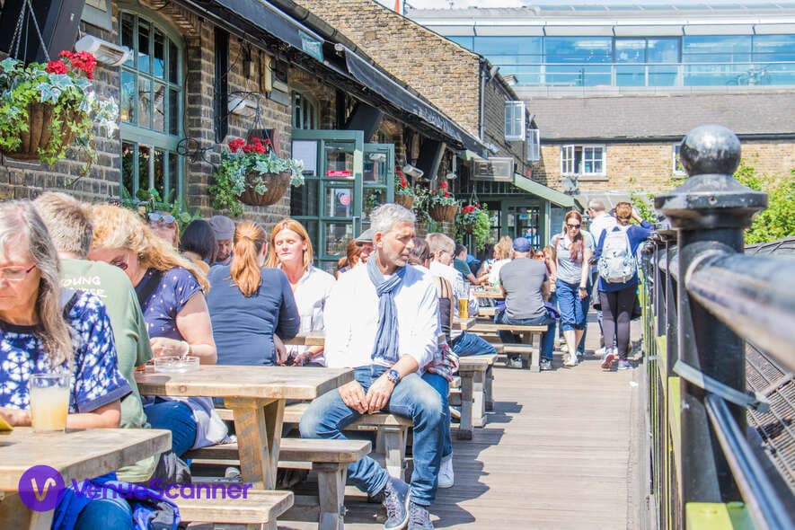 Lockside Terrace, Lockside & 180 Club photo #3