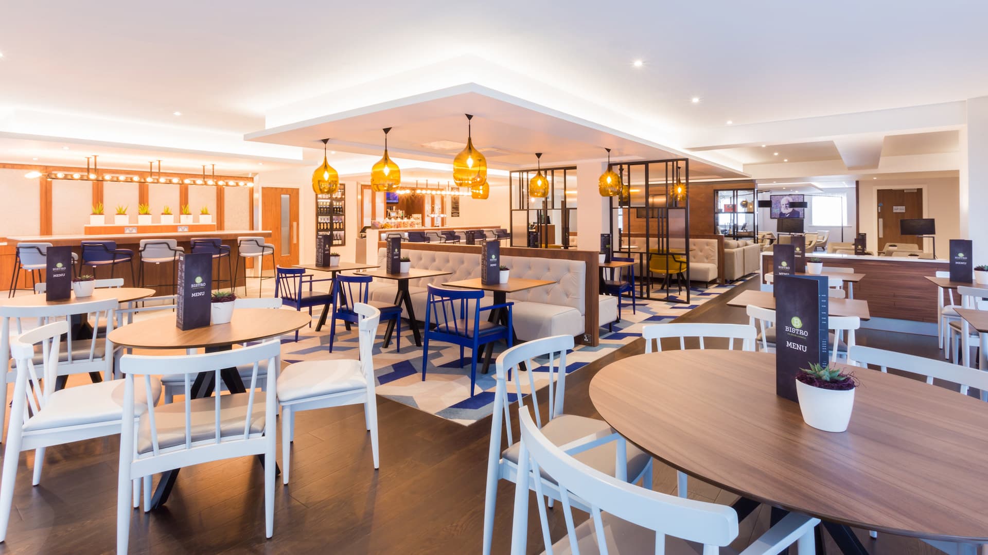 Lulu, Courtyard By Marriott Glasgow Airport photo #1