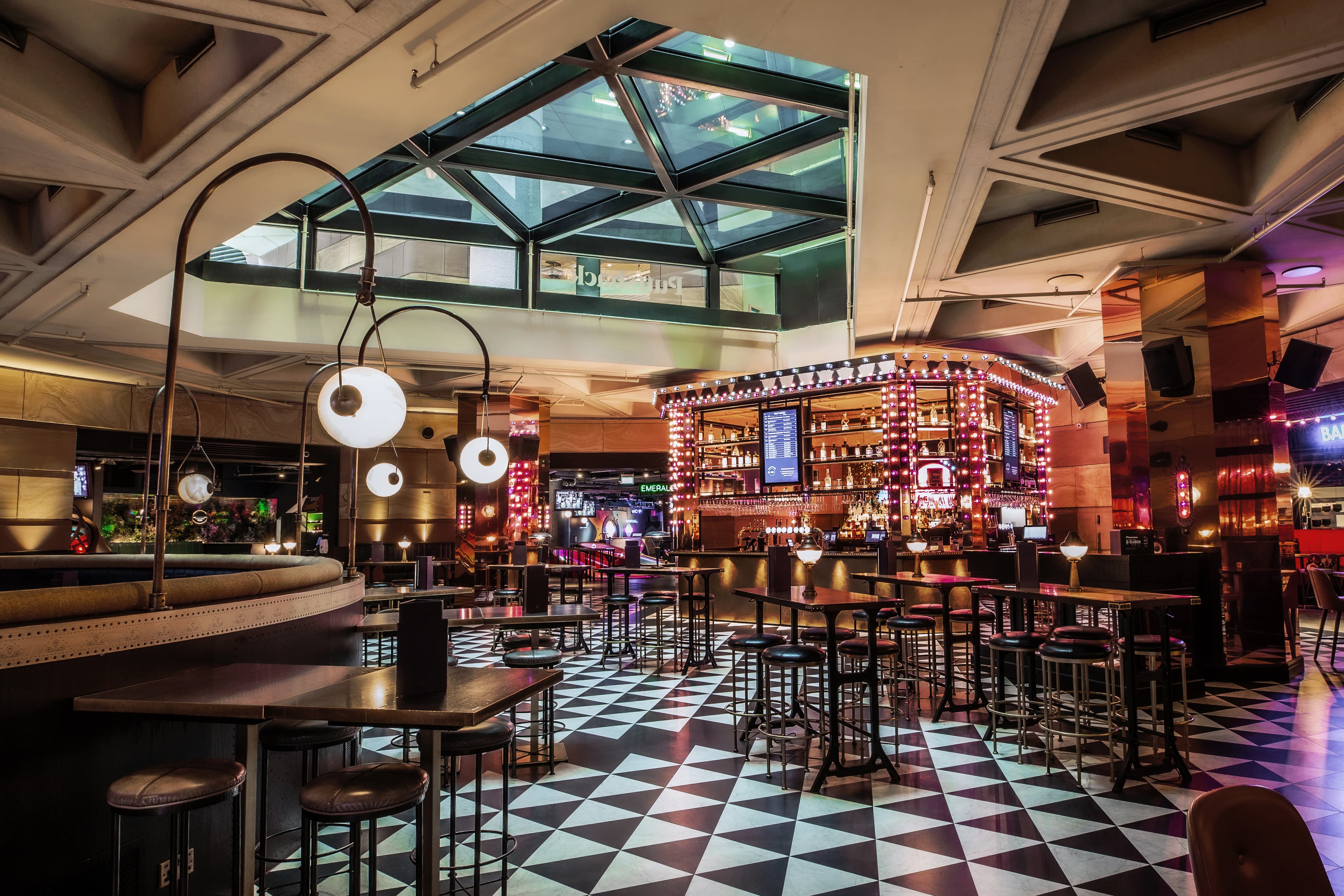 Photo of Puttshack Bank