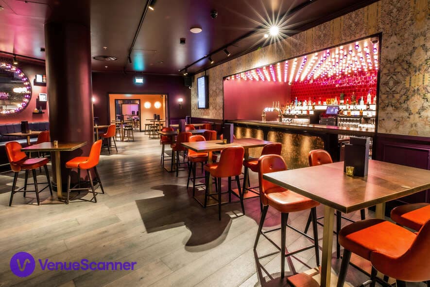 Ruby Rose Room, Puttshack Bank photo #2