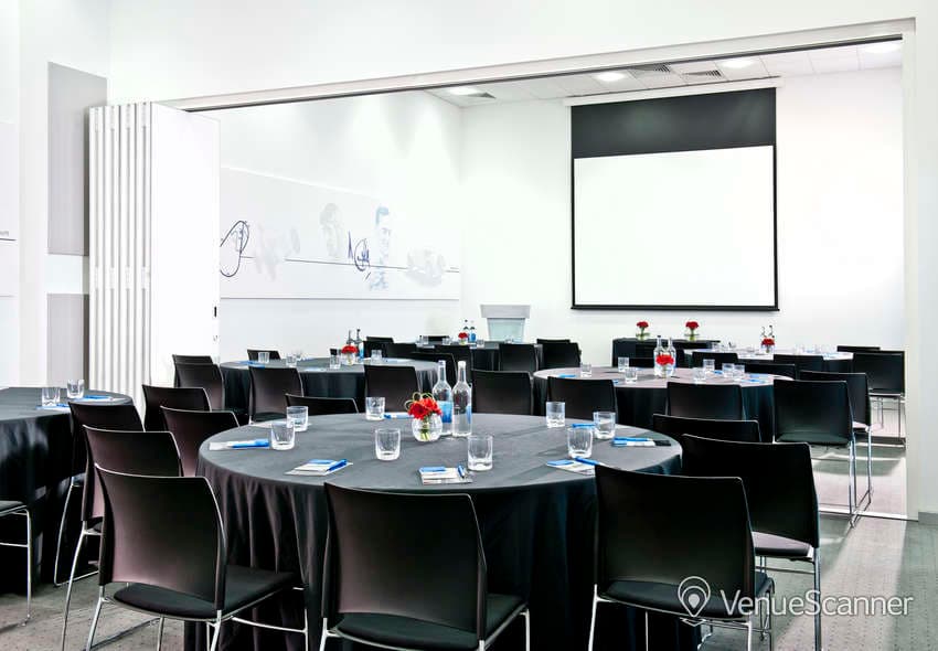 Moss & Campbell Suite, Mercedes - Benz World photo #2