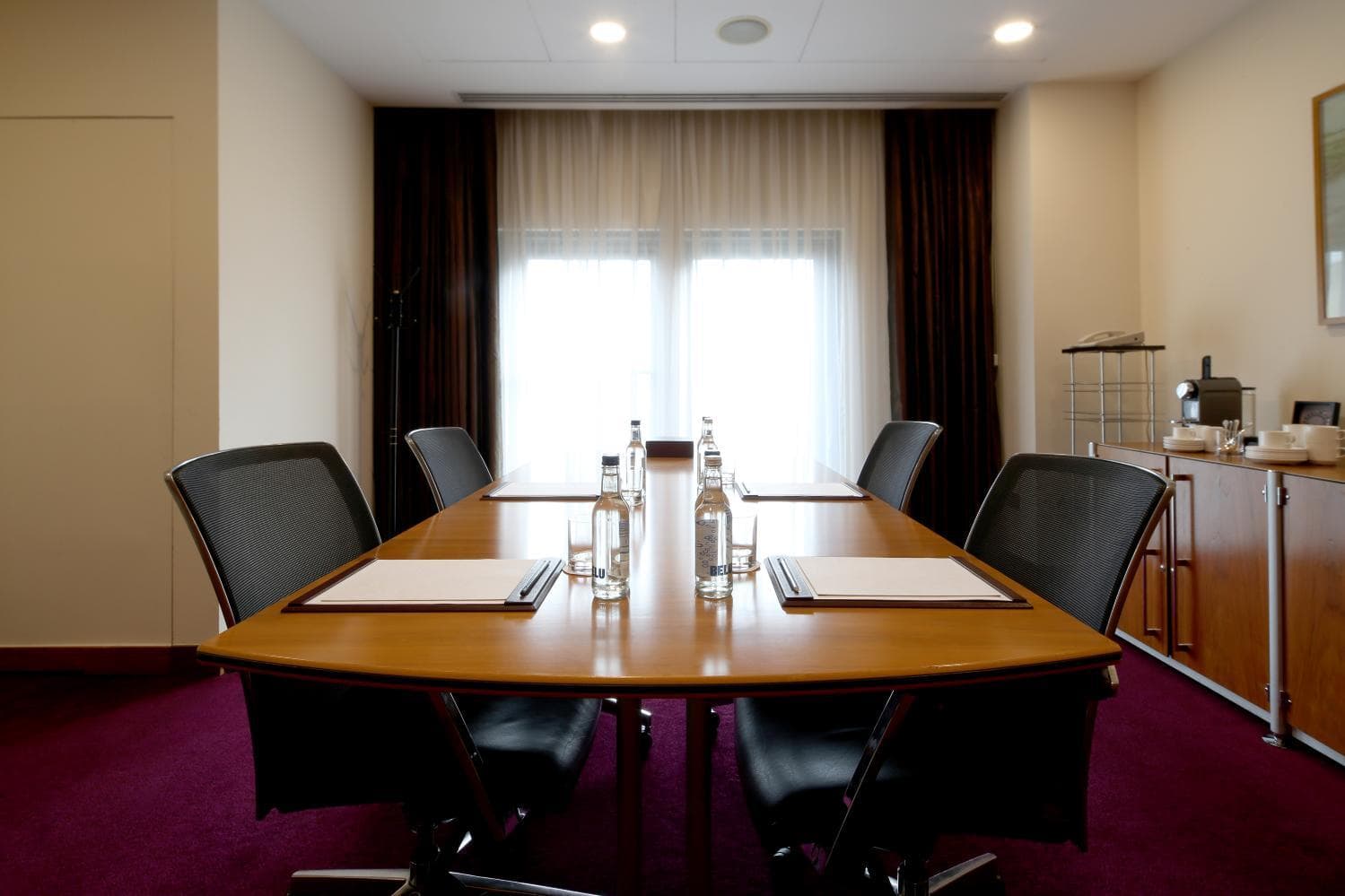 Boardroom, Canary Riverside Plaza Hotel photo #3