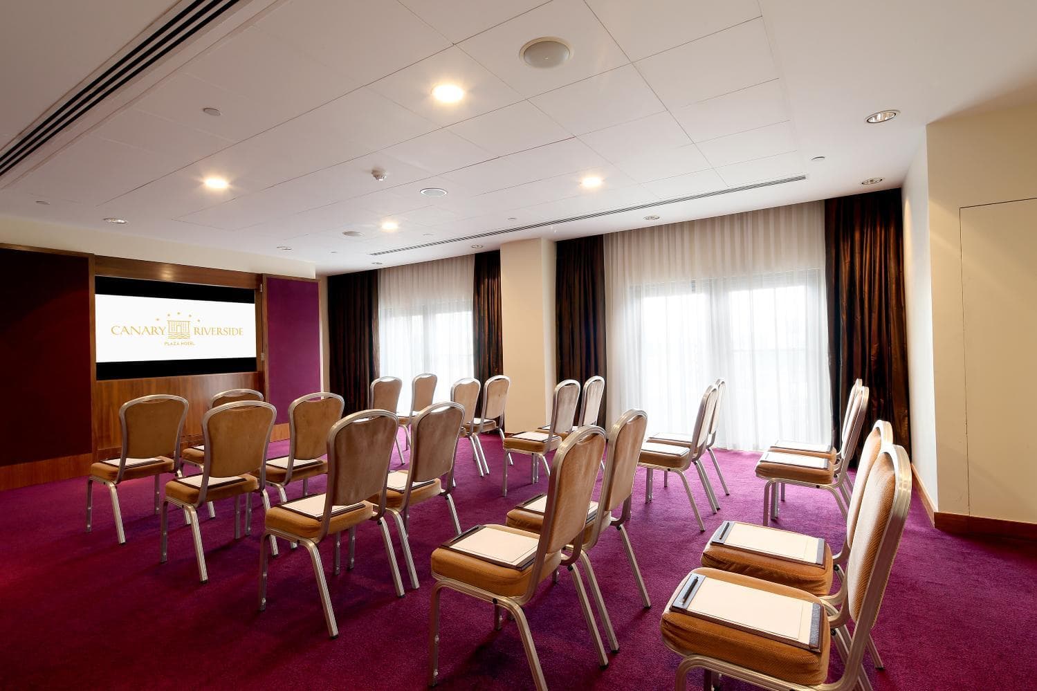 City Room, Canary Riverside Plaza Hotel photo #2