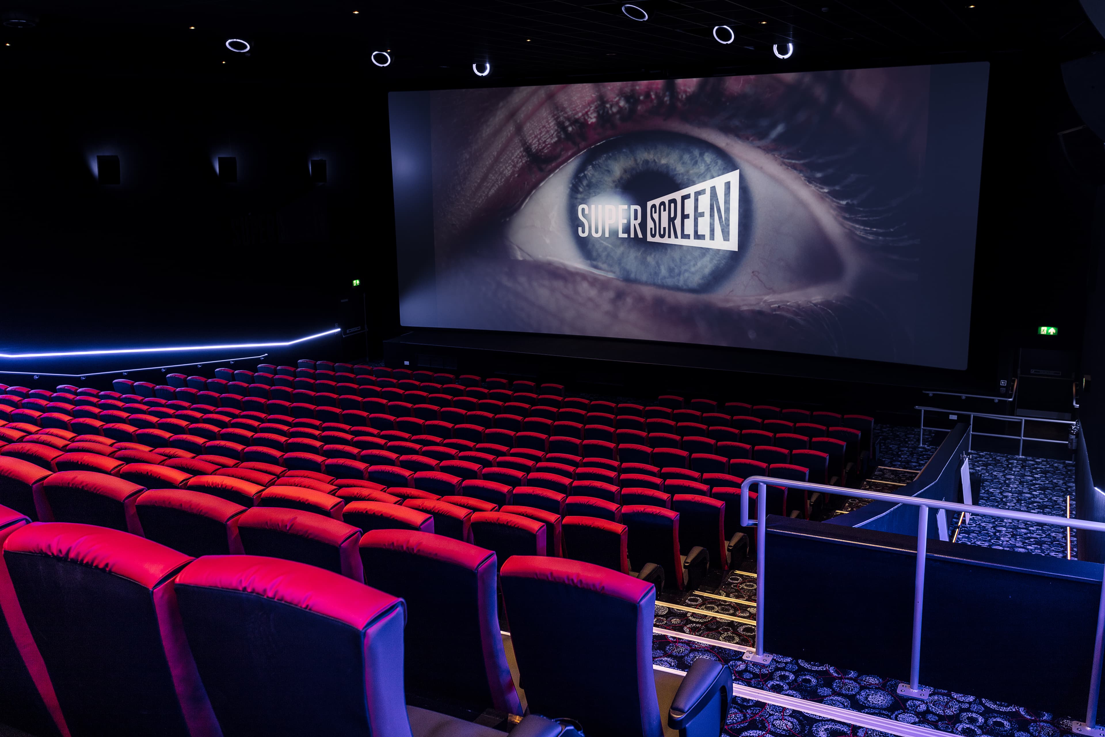 Cineworld Newcastle, Screen 1 - 394 Seats photo #2