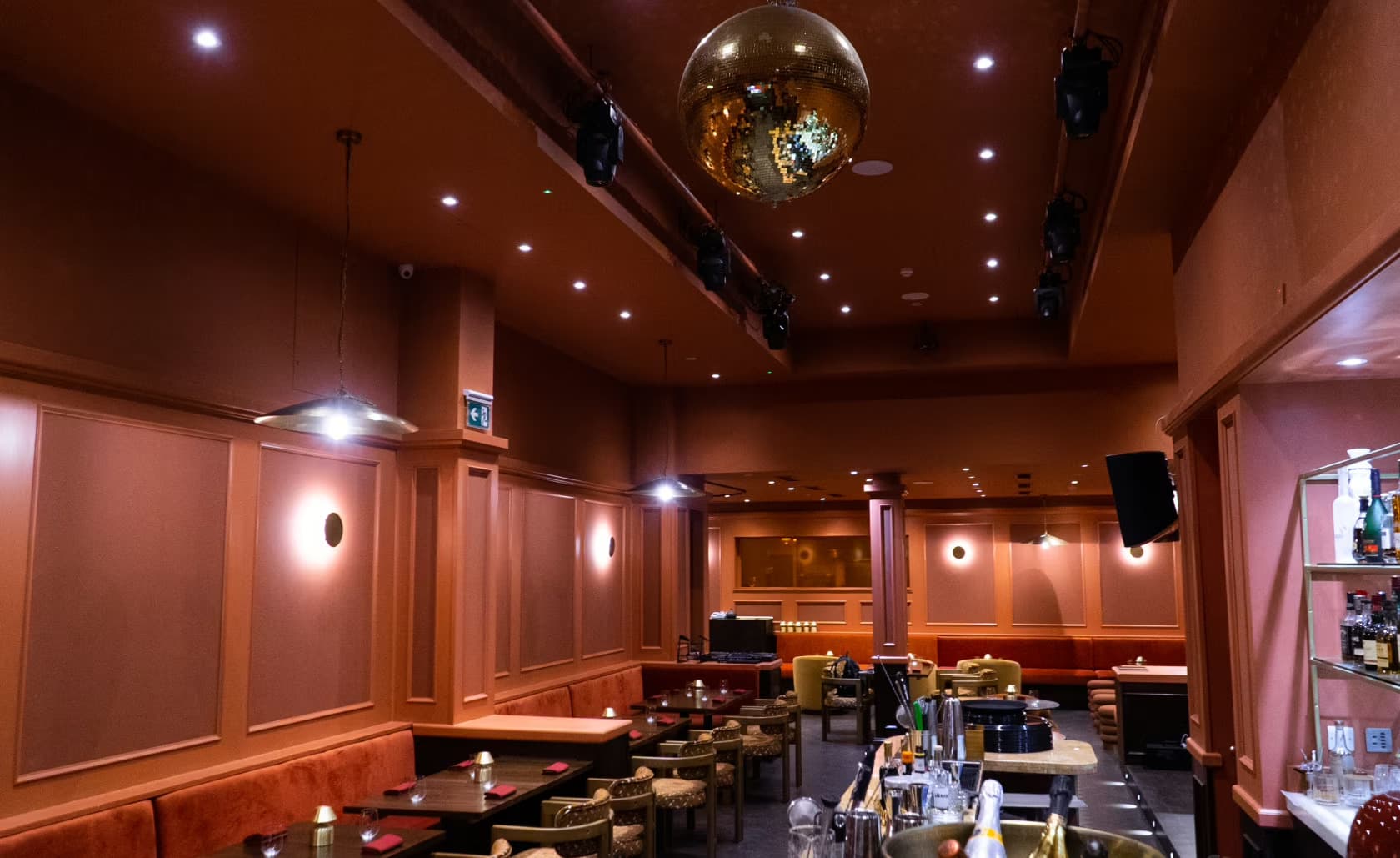 Main Floor, Shakara photo #2