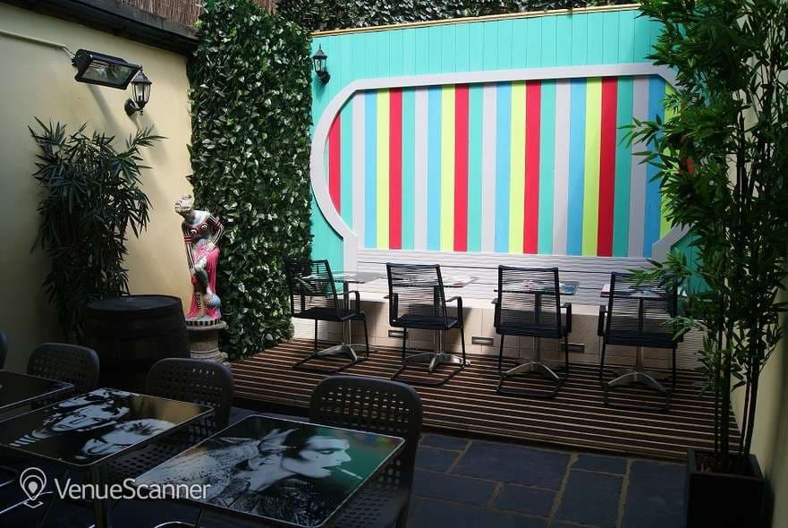 Lounge Bar And Garden, Apples And Pears photo #2