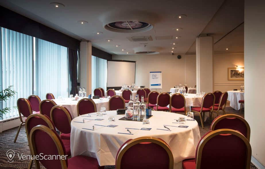 Perimeter Suite, Thistle London Heathrow T5 photo #2