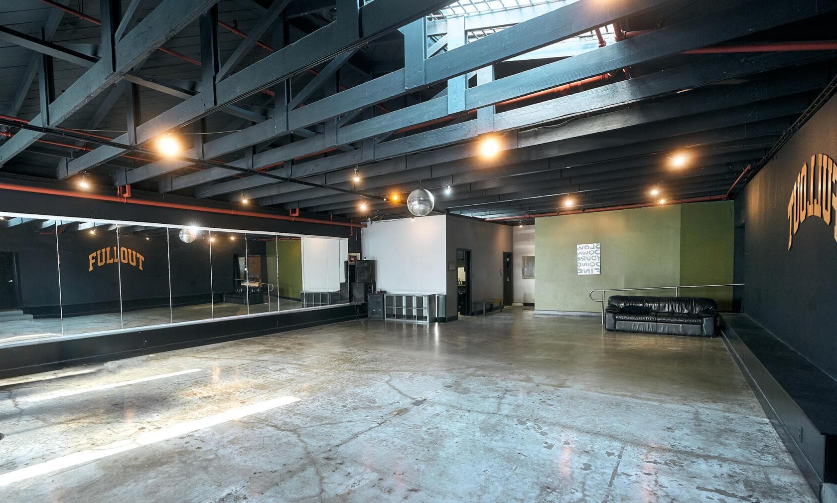 Jones, Full Out Studios photo #1