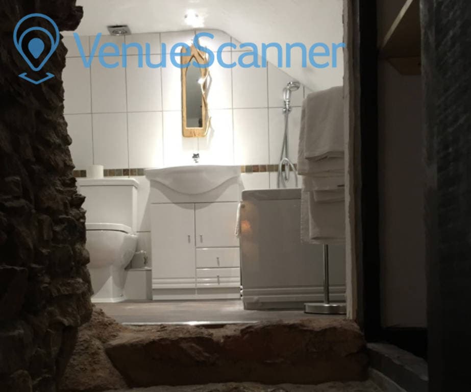 Double-ensuite, Old Church House Inn photo #2