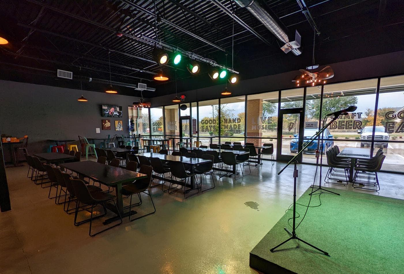 Entire Venue, Guitars & Growlers - Flower Mound photo #1