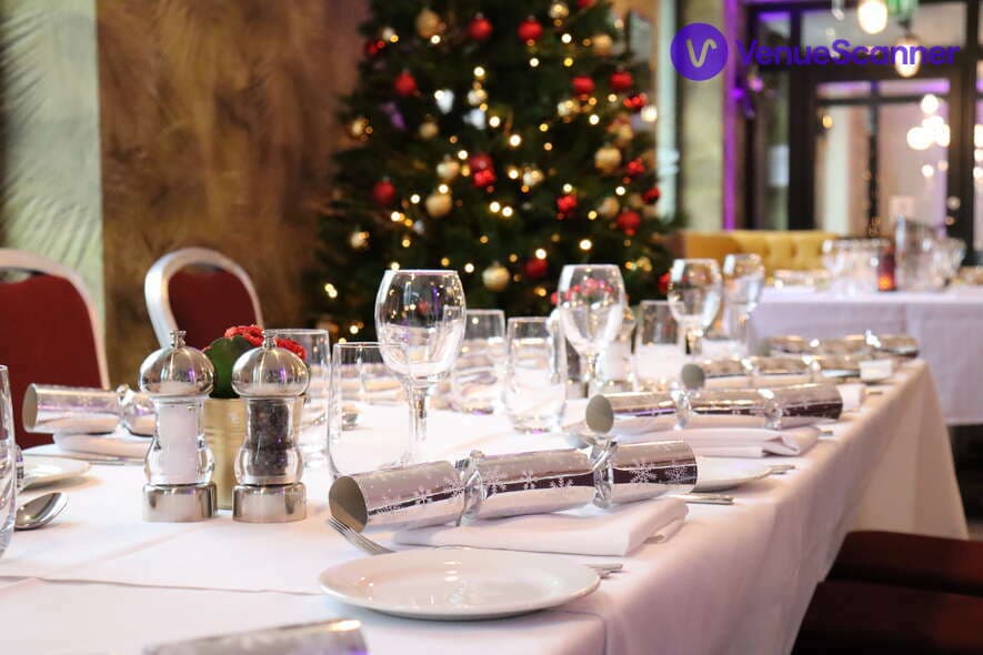 Grill Bar And Restaurant At Clayton Hotel City Of London, Clayton Hotel City Of London photo #3