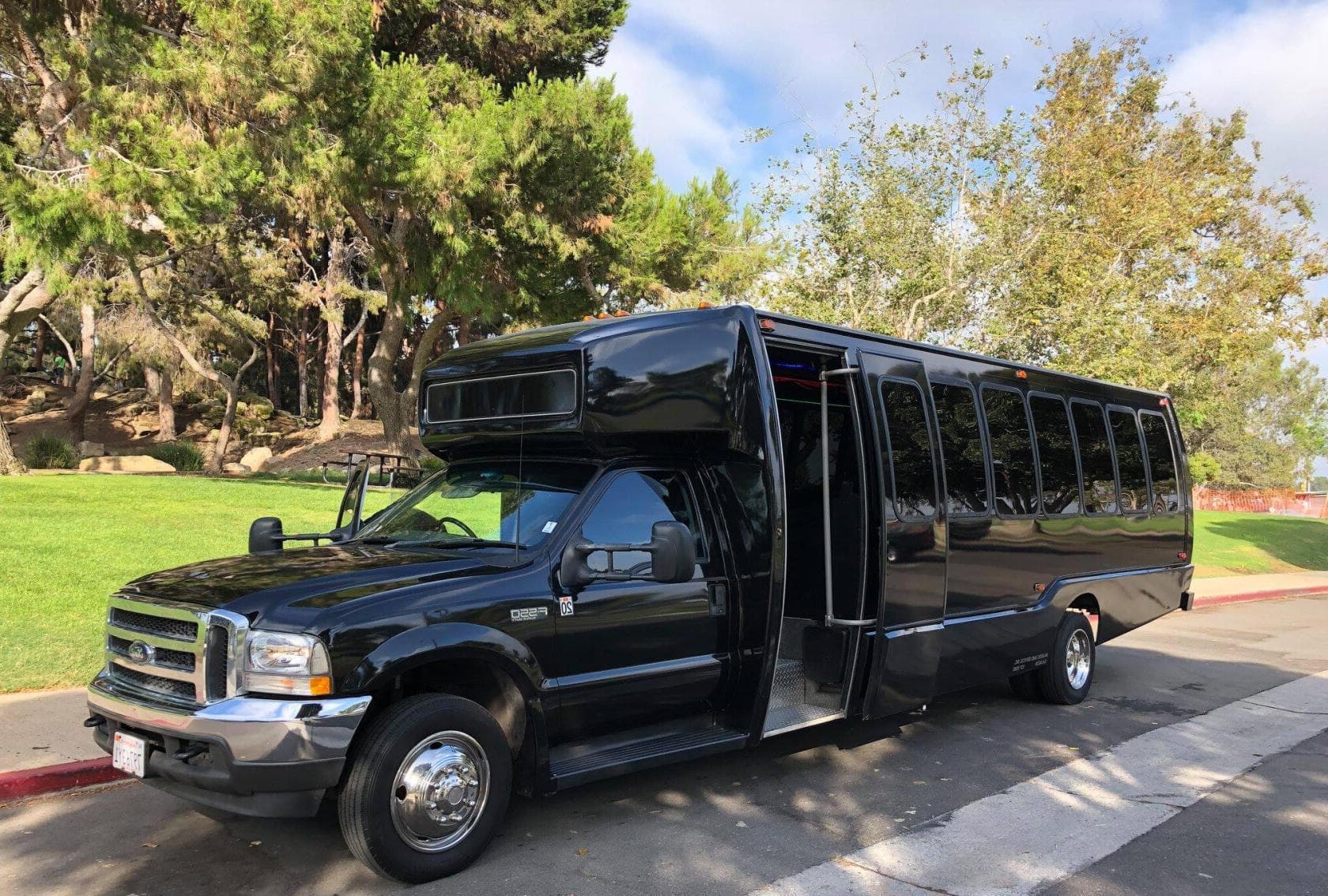 Party Bus, Party Bus 4 Us photo #1