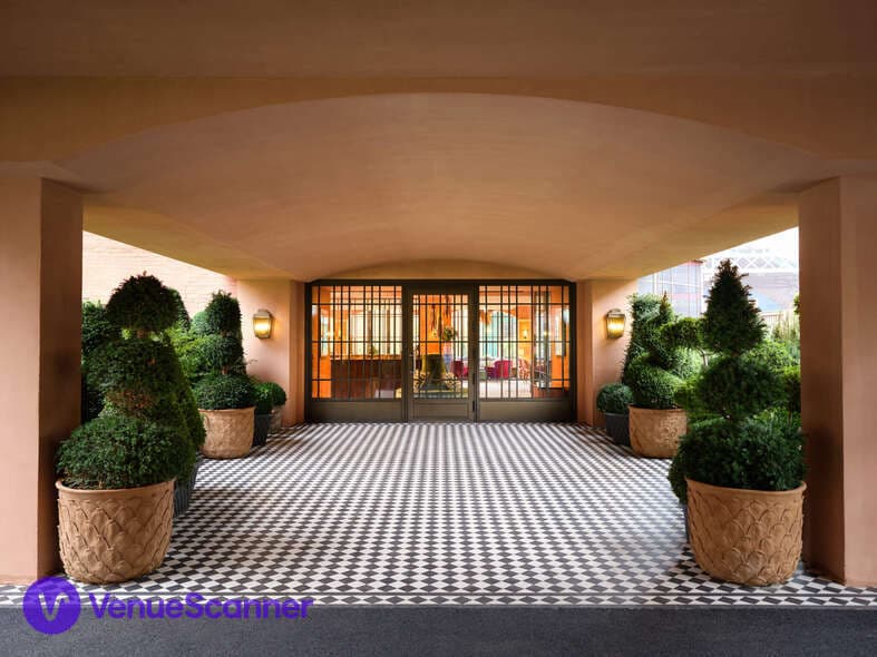 Bar Area And Garden, Pavilion Club Fulham photo #3