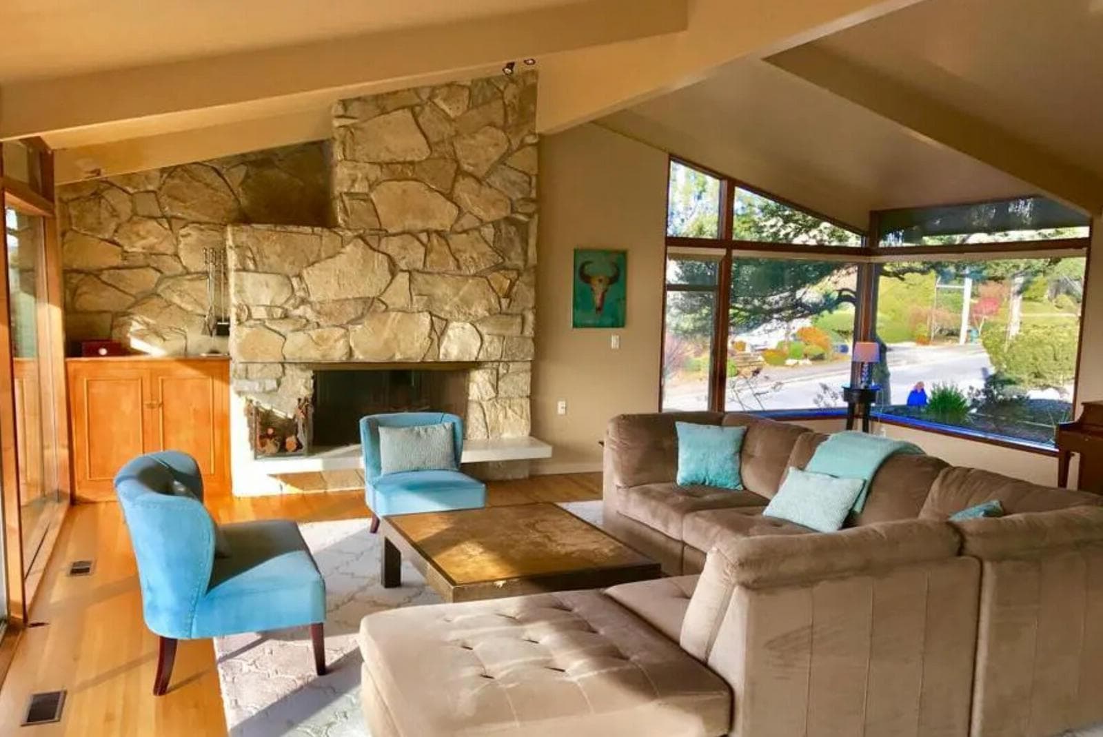 Entire Venue, Gorgeous Large Home with Rainier Views photo #1