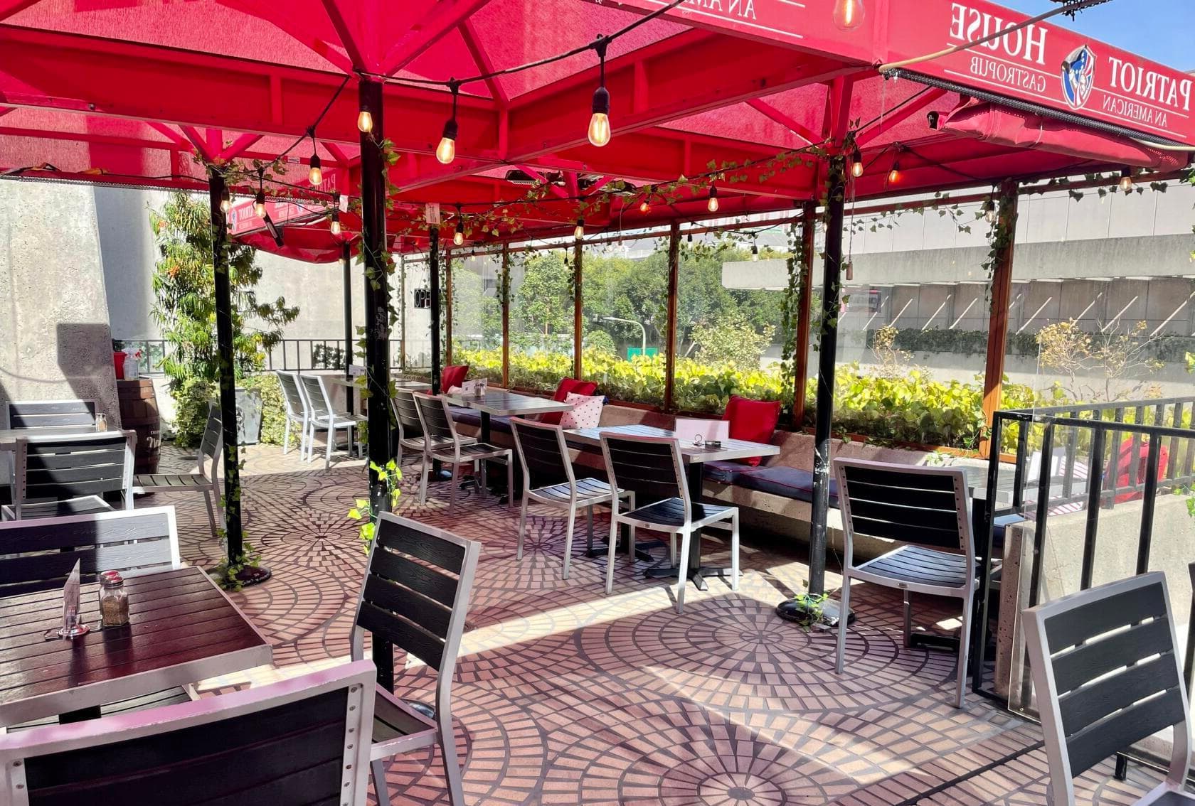 Patio, Patriot House photo #1