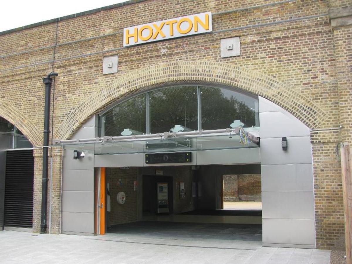 Hoxton Station, The Concourse photo #4