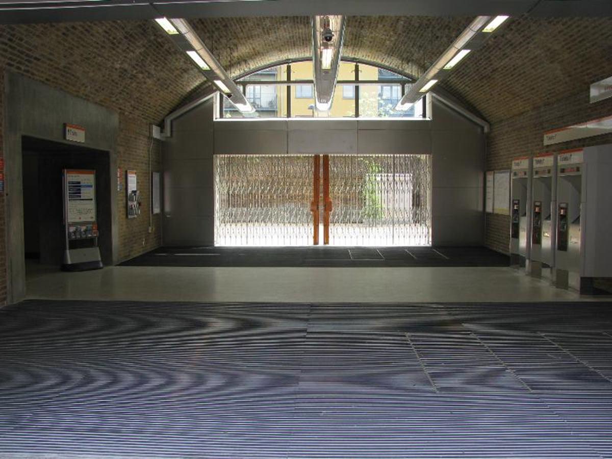 Hoxton Station, The Concourse photo #0