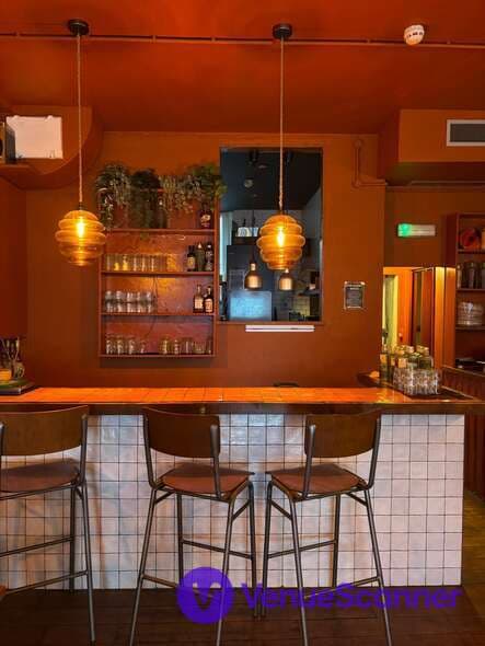 Bar Doña, Little Sister photo #3