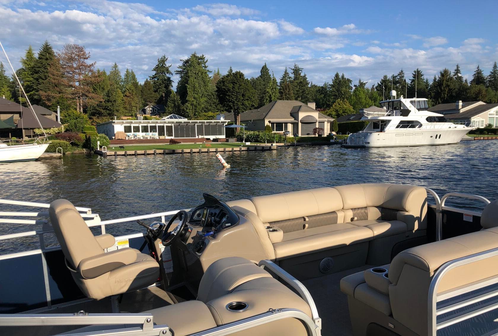 Pontoon, Pontoon Life photo #1