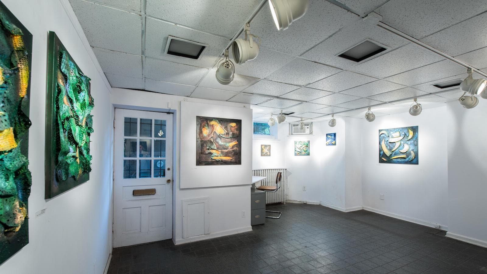 Downstairs Area, Alex Gallery photo #1