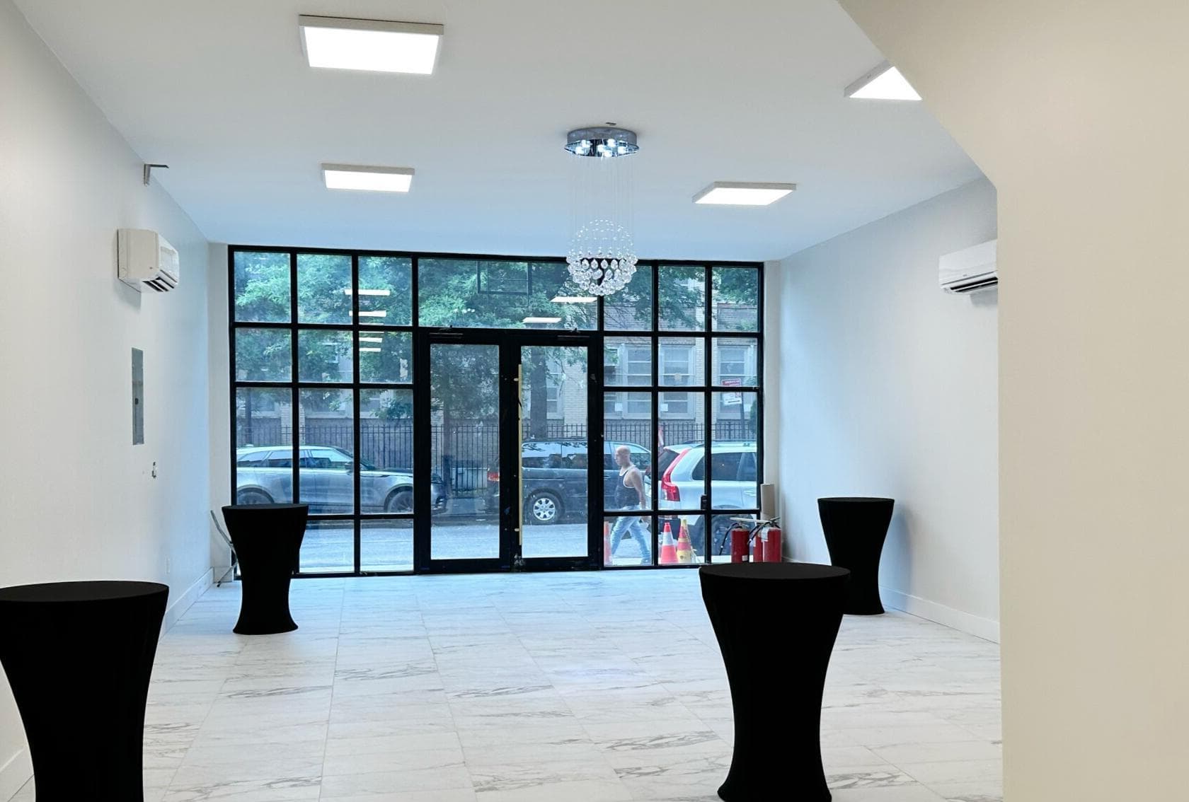 Entire Venue, Elegance on Varet photo #1