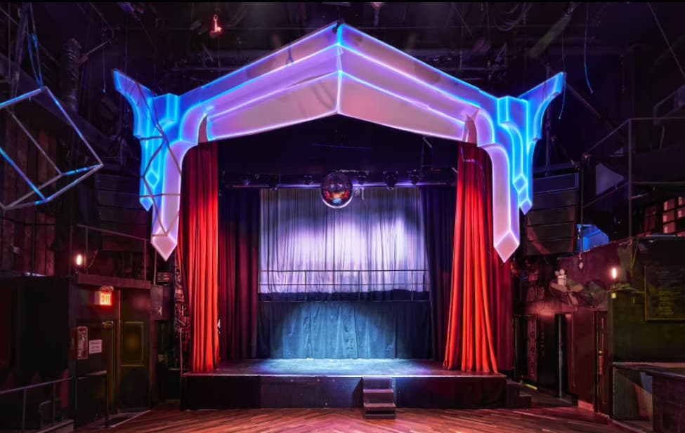 Theater, Front Room & Garden