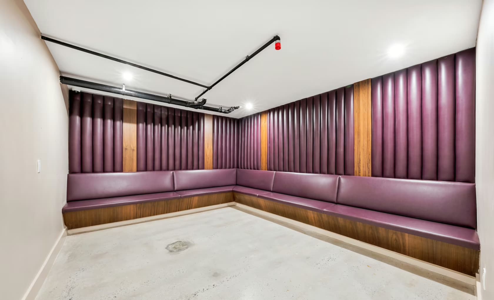 Main And Lower Floor, Maison Rouge photo #5