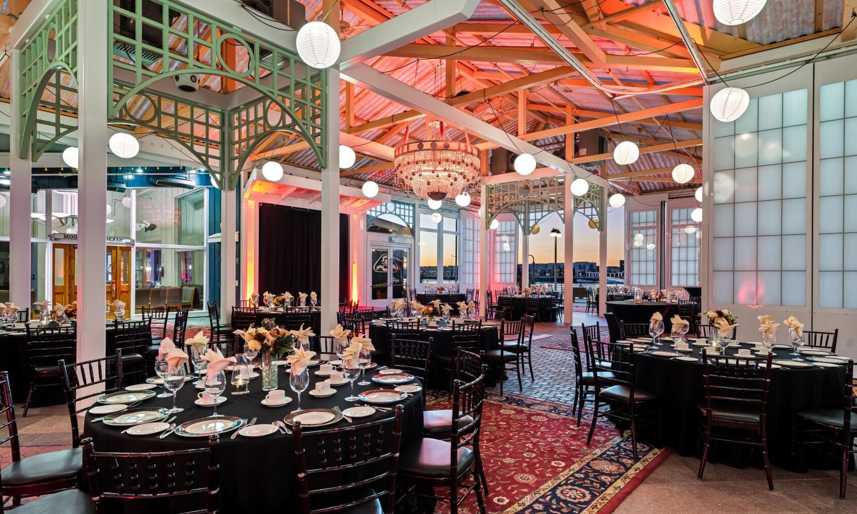 Chandelier Pavilion, Scott's Jack London Square photo #1