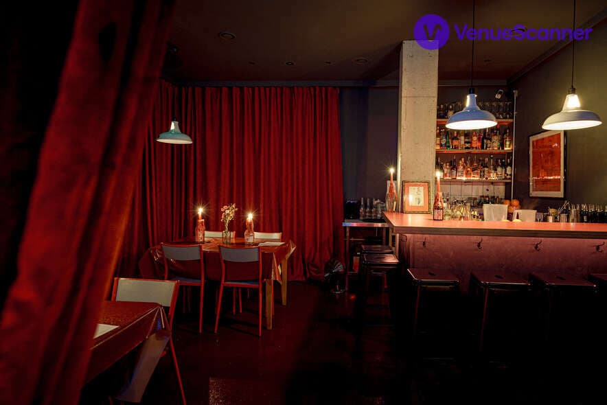 Freddles Bar, Papi Restaurant photo #1