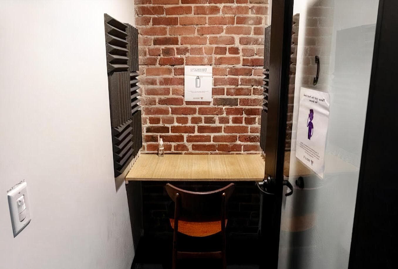 Mezzanine Booth, Trellis photo #1
