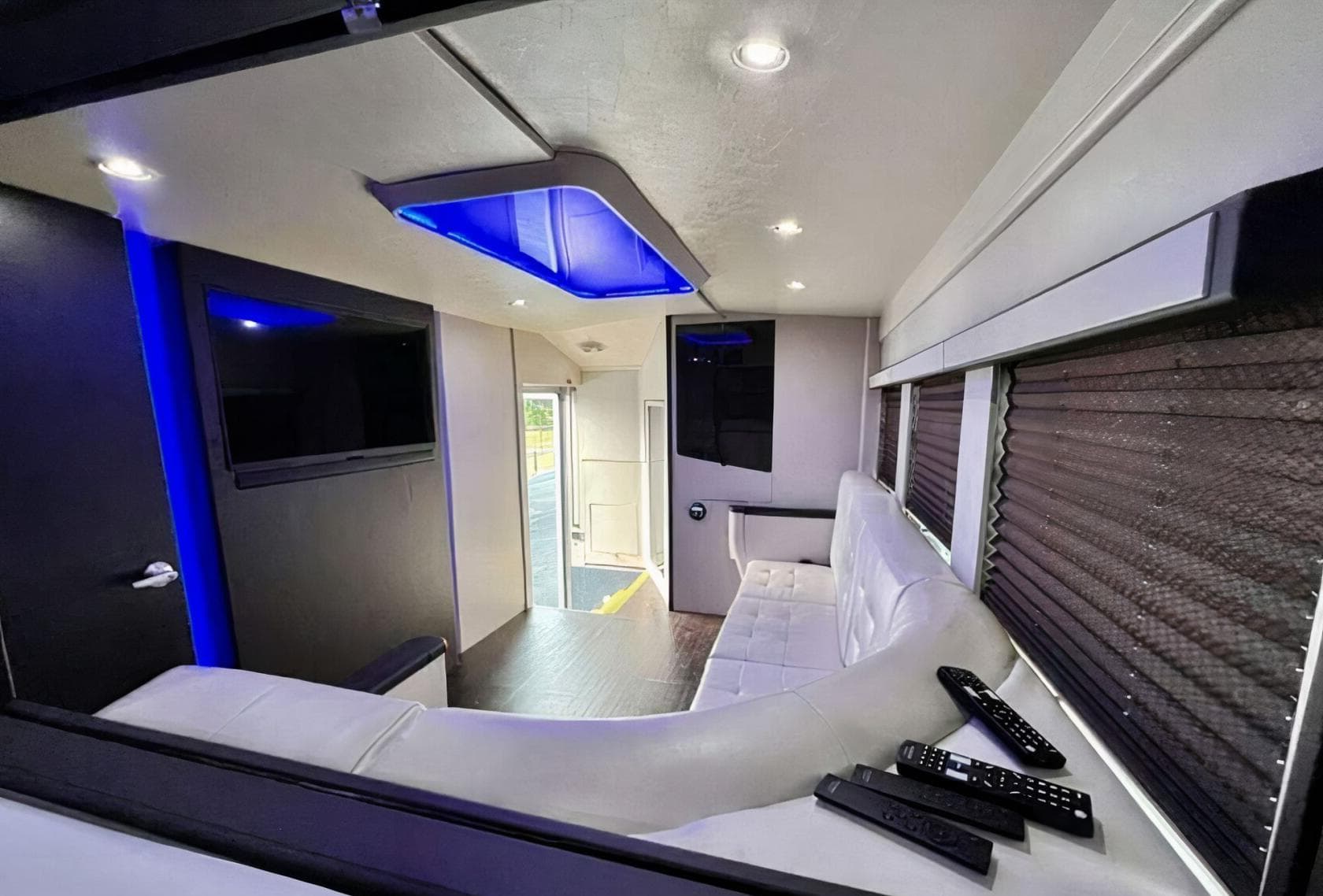 The Luxury Bus, Access Houston photo #1