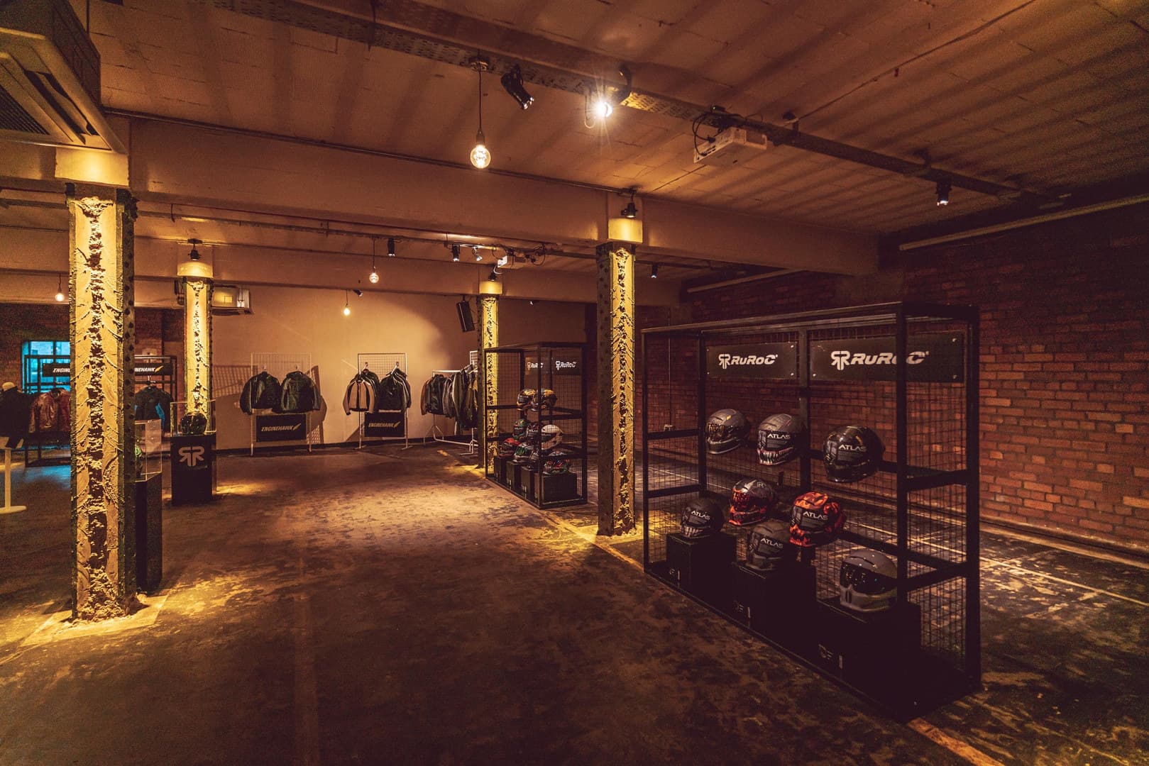 The Bays, Victoria Warehouse photo #3