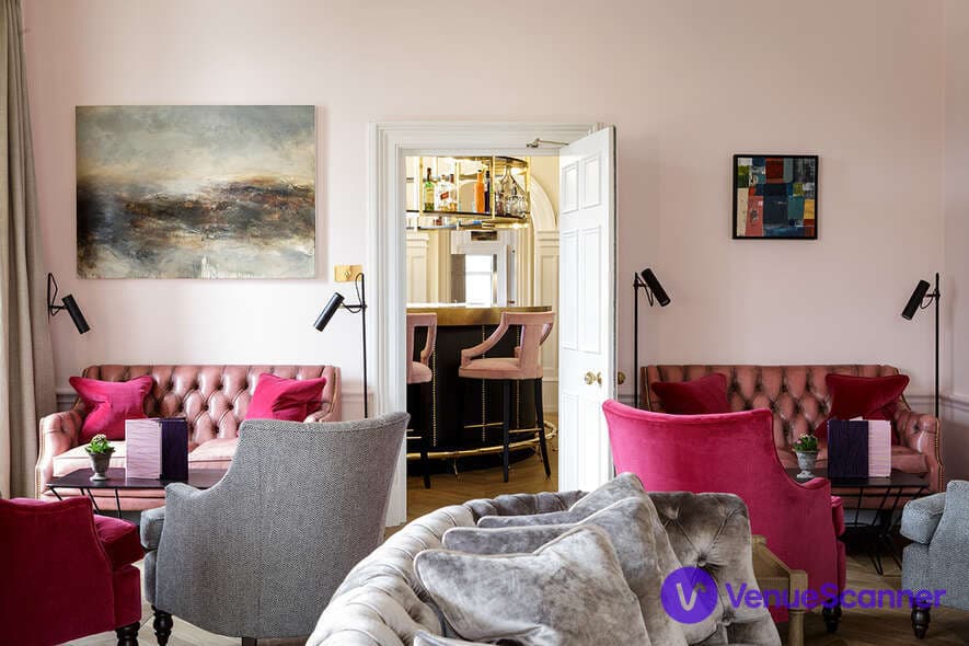 The Pink Lounge, The Slaughters Manor photo #2