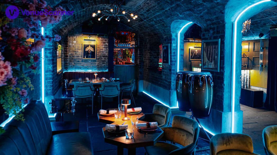 Exclusive Hire, Cache Cache photo #1