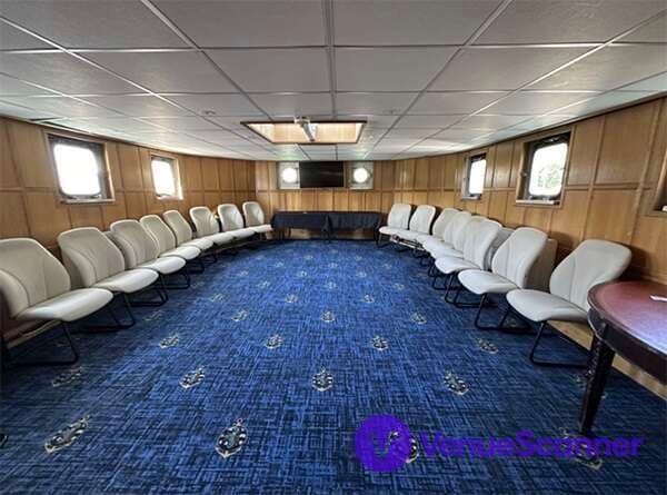 Committee Room, HMS Wellington photo #1