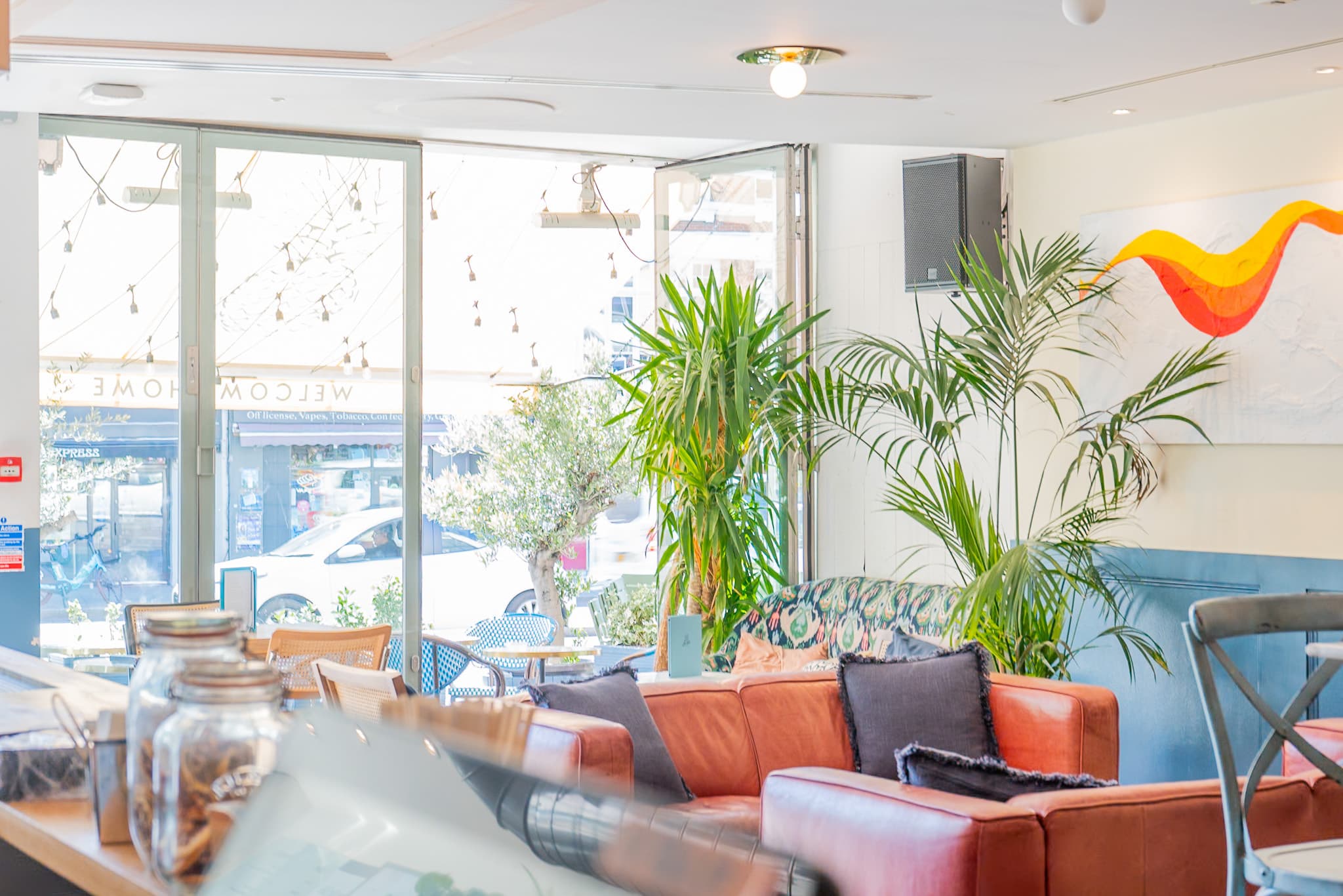 Cosy Living Room & Cocktail Bar, Bubba Oasis photo #48