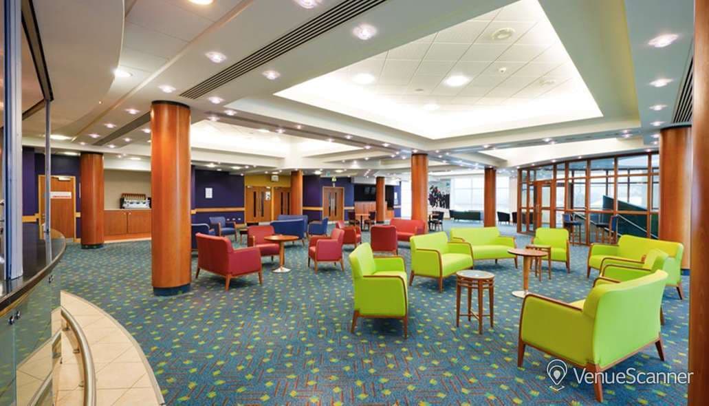 Istabraq, Cheltenham Racecourse photo #3