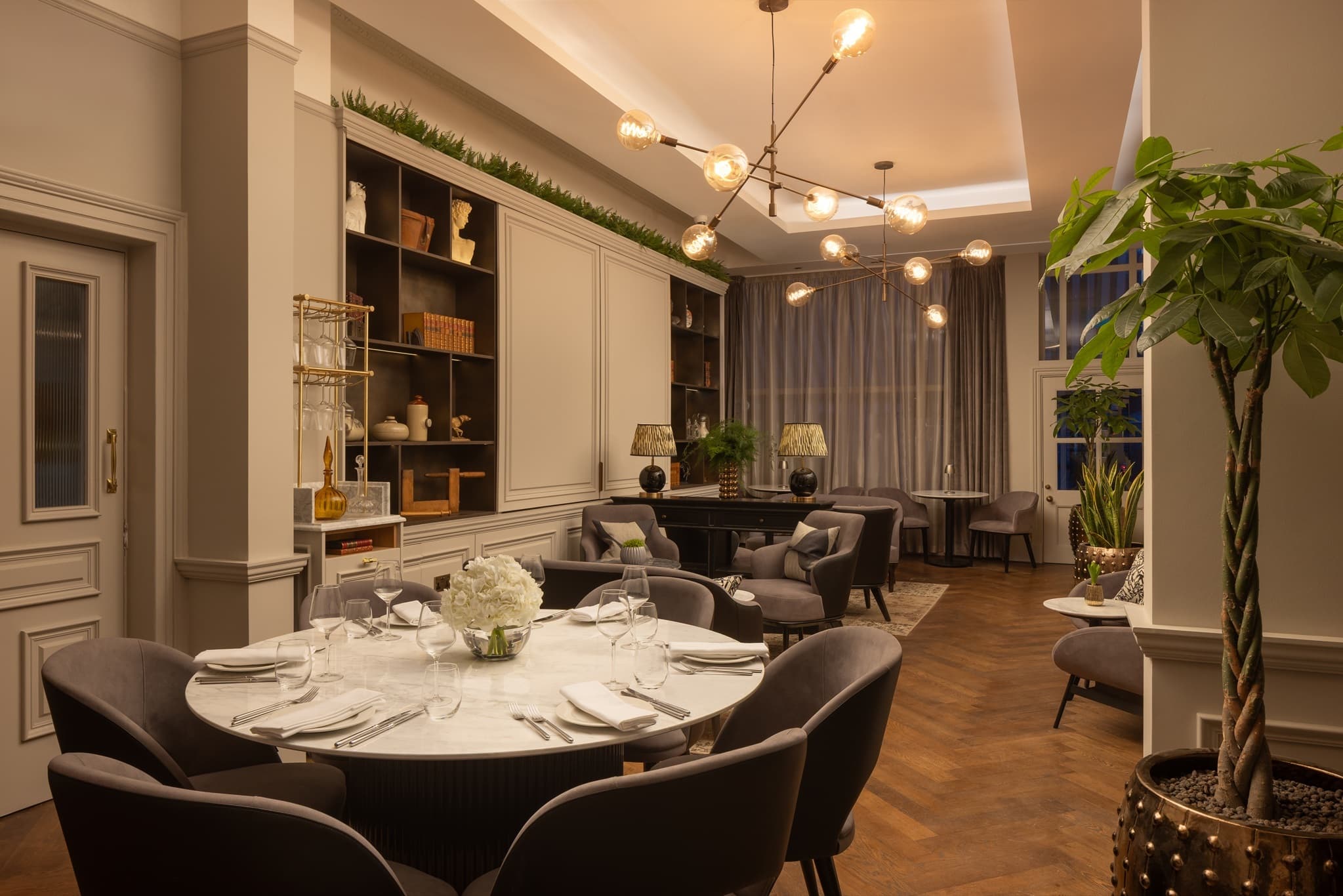 The Parlour, Holmes Hotel photo #3